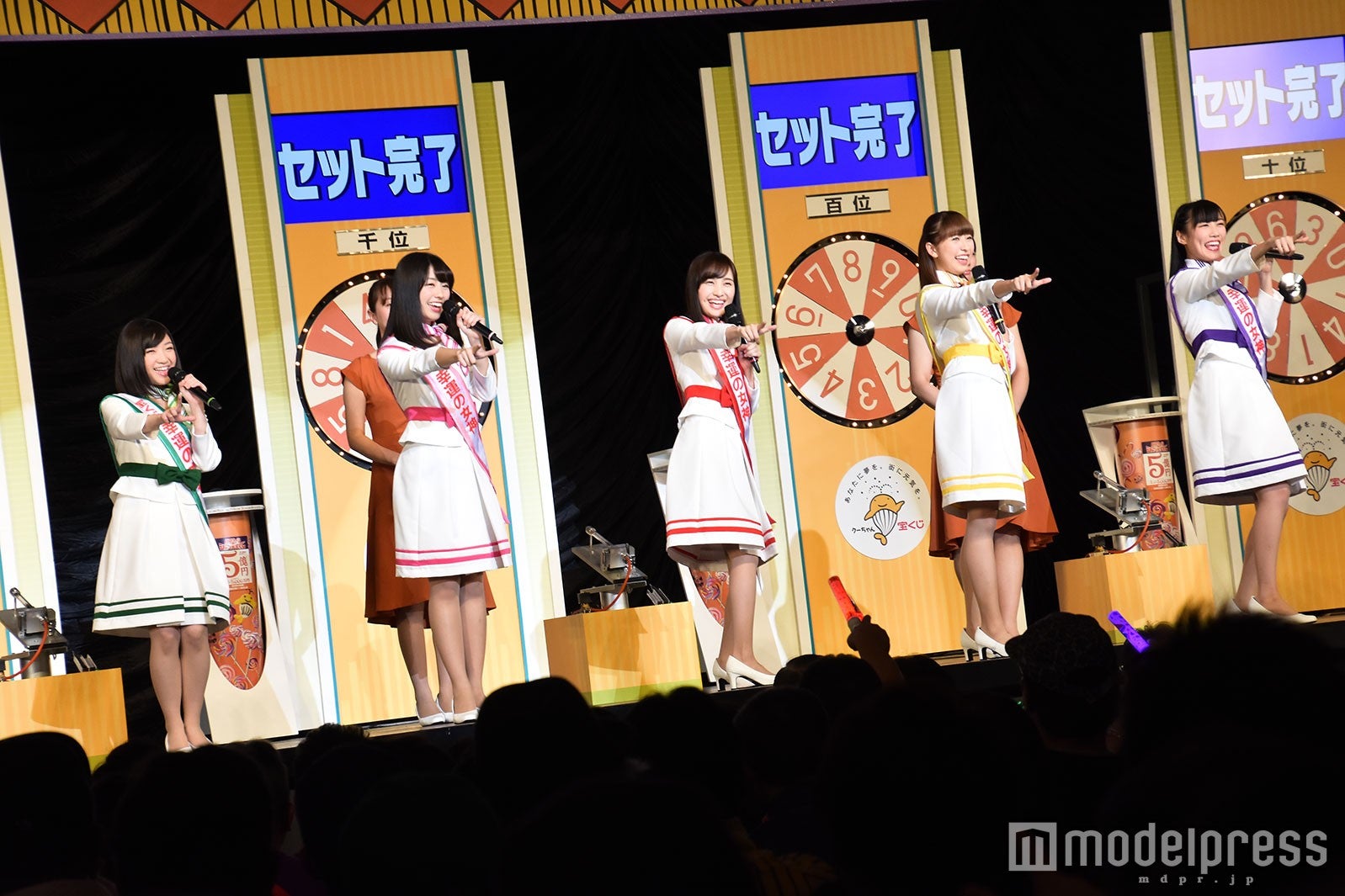 （左から）有安杏果、佐々木彩夏、百田夏菜子、玉井詩織、高城れに （C）モデルプレス