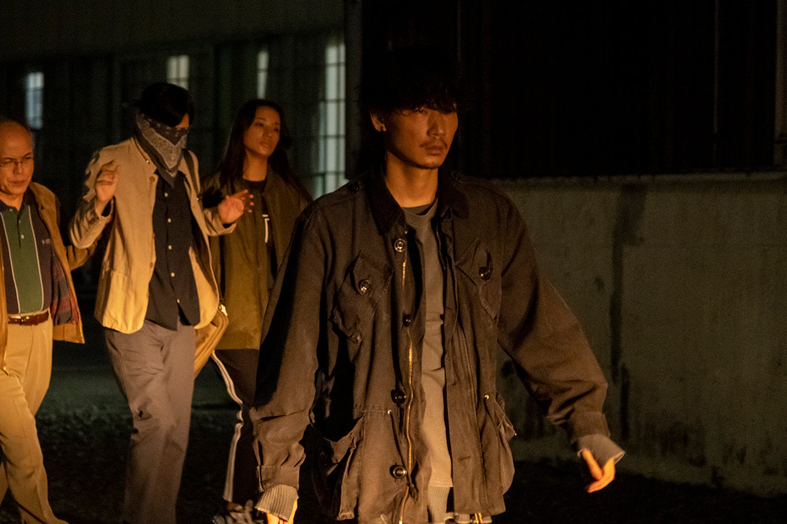 綾野剛「アバランチ」第2話より（C）カンテレ・フジテレビ