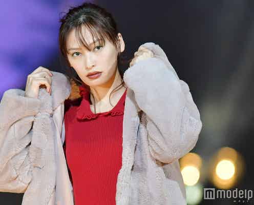 大政絢の美しさにうっとり…赤リップで大人の魅力<TGC広島2017>