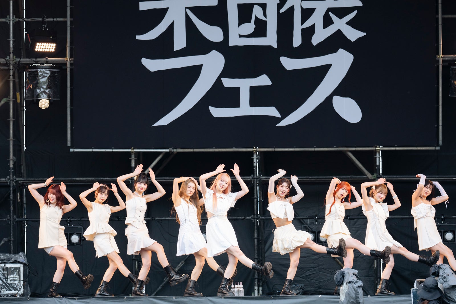 ME:I／撮影：田中聖太郎写真事務所