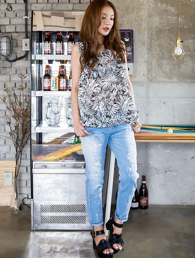 ウォッシュ加工ペイントデニム「coca」7,990円(税込)