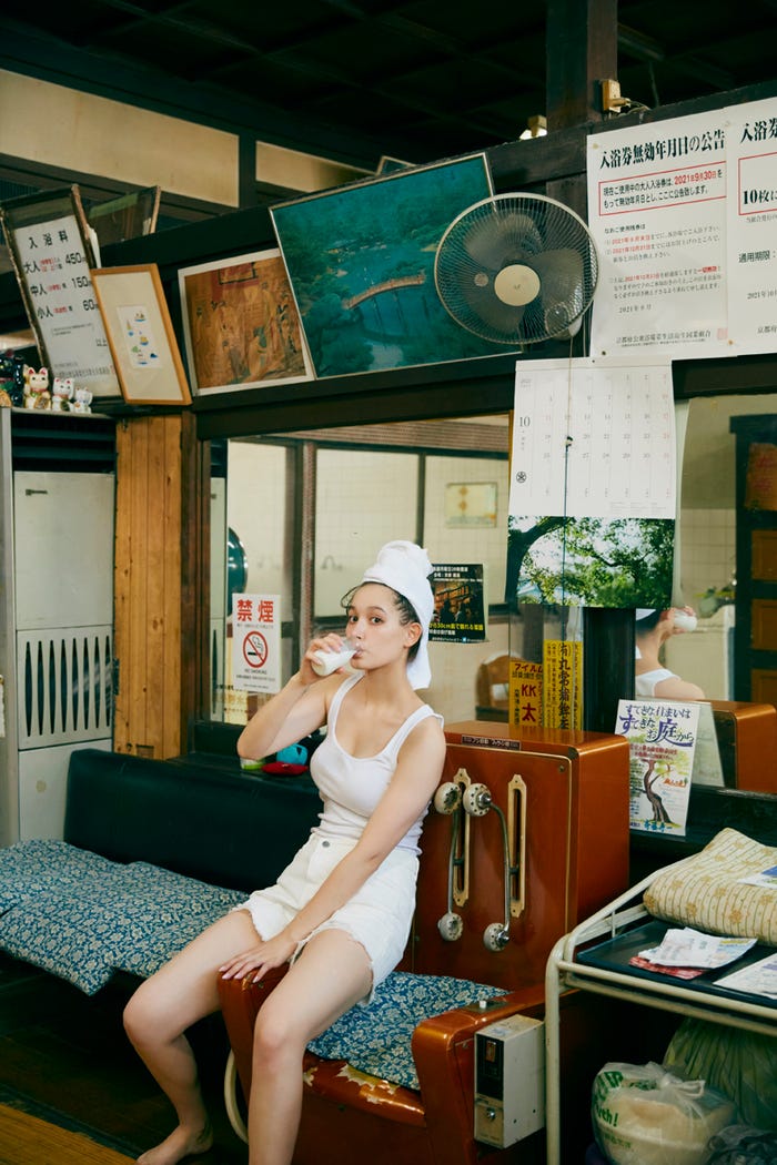 「トラウデン直美 1st フォトブックのらりとらり。」より/撮影:三瓶康友(画像提供:小学館)