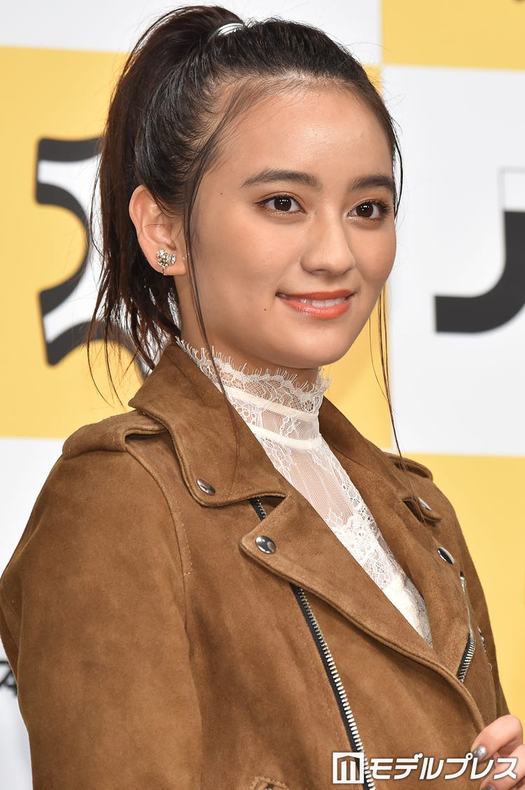 画像18 27 岡田結実 吉沢悠と ベストレザーニスト18 受賞 レザーのミニスカで美脚披露 モデルプレス