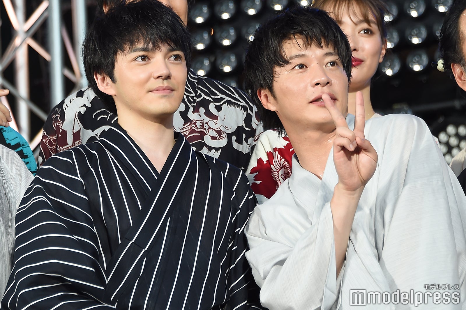 仲良し林遣都＆田中圭（C）モデルプレス