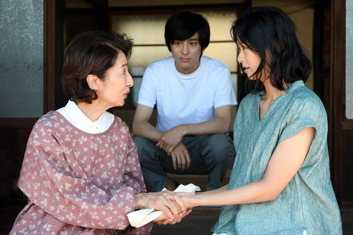 香川京子、古館佑太郎、榮倉奈々/「この世界の片隅に」最終話より(C)TBS