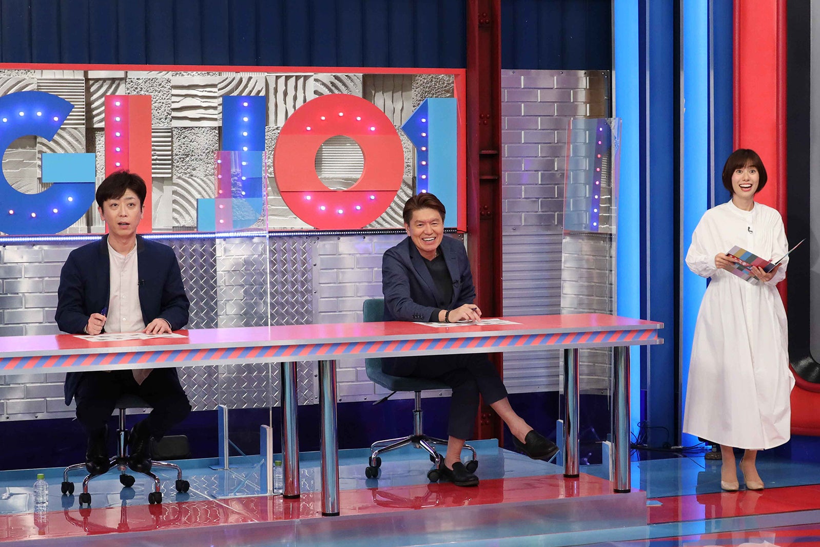 後藤輝基、ヒロミ、山崎夕貴アナウンサー（C）フジテレビ