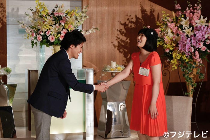 川村エミコ、一般男性に告白(C)フジテレビ