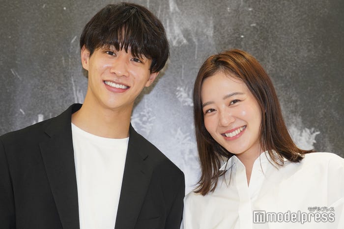 西山真央、中道理央也(C)モデルプレス