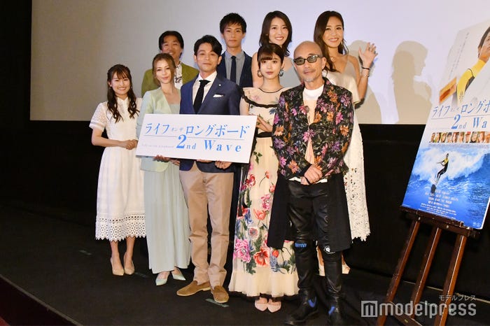 (前列左から)森高愛、香里奈、吉沢悠、馬場ふみか、竹中直人(後列左から)喜多一郎監督、立石ケン、松原奈佑、南美沙 (C)モデルプレス