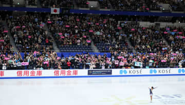 フィギュア会場にフジ女子アナ「めっちゃ可愛い♥」透明感エグい元人気アイドルと元ビールの売り子コンビ「頑張ってー」