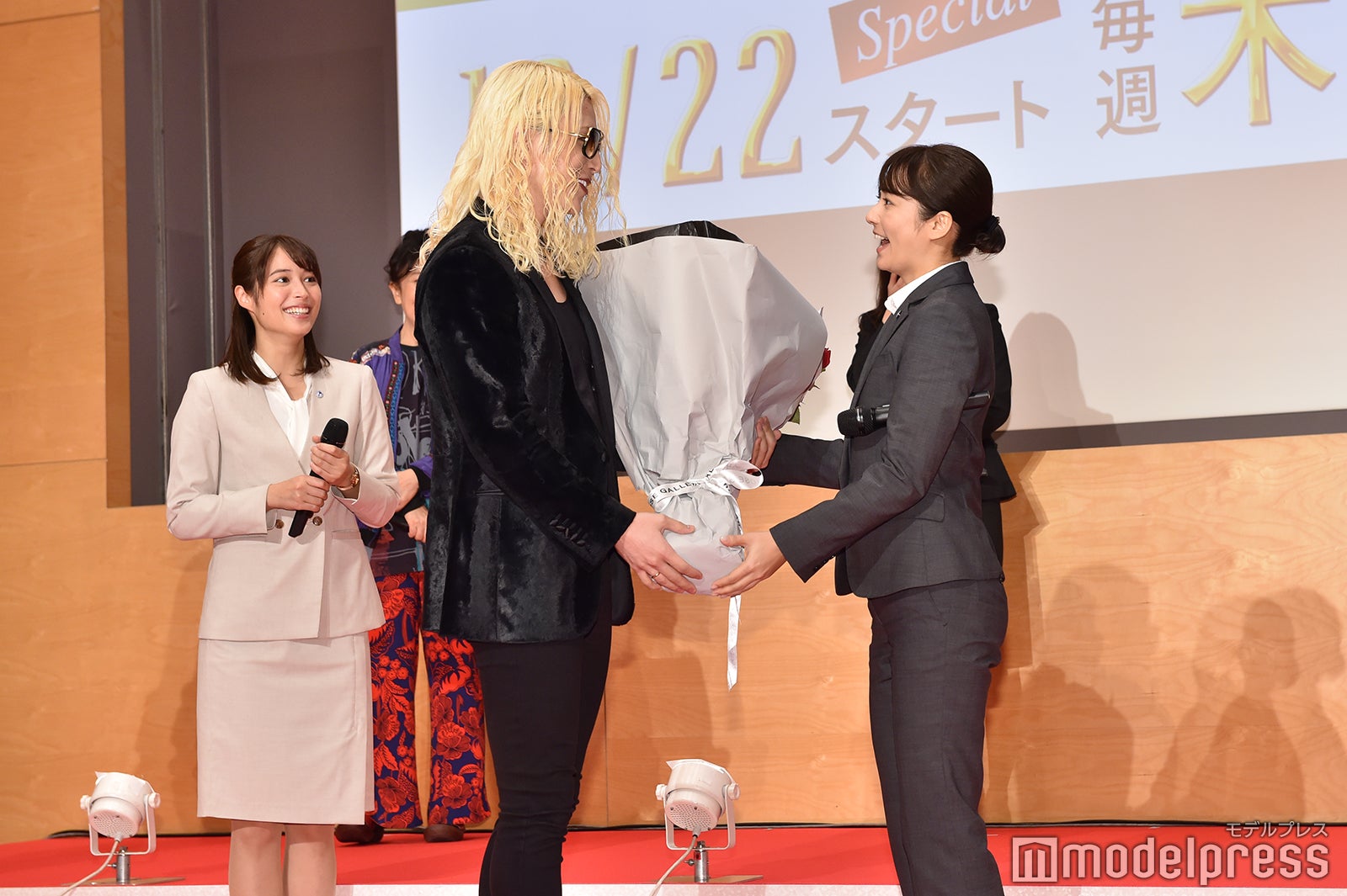 ローランド、木村文乃 （C）モデルプレス