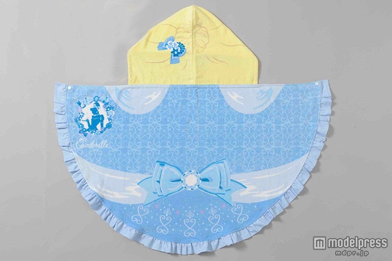 シンデレラのフードタオル￥3200（C）Disney