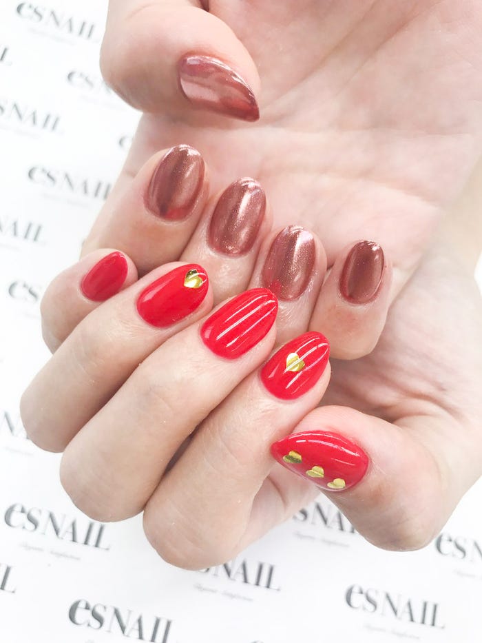 アシンメトリーで周りと差を付けて/画像提供:esNAIL