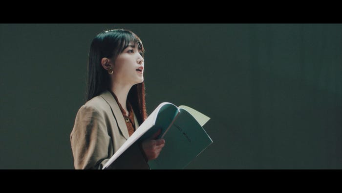 久保史緒里/乃木坂46・3期生楽曲「僕が手を叩く方へ」MVより(提供写真)