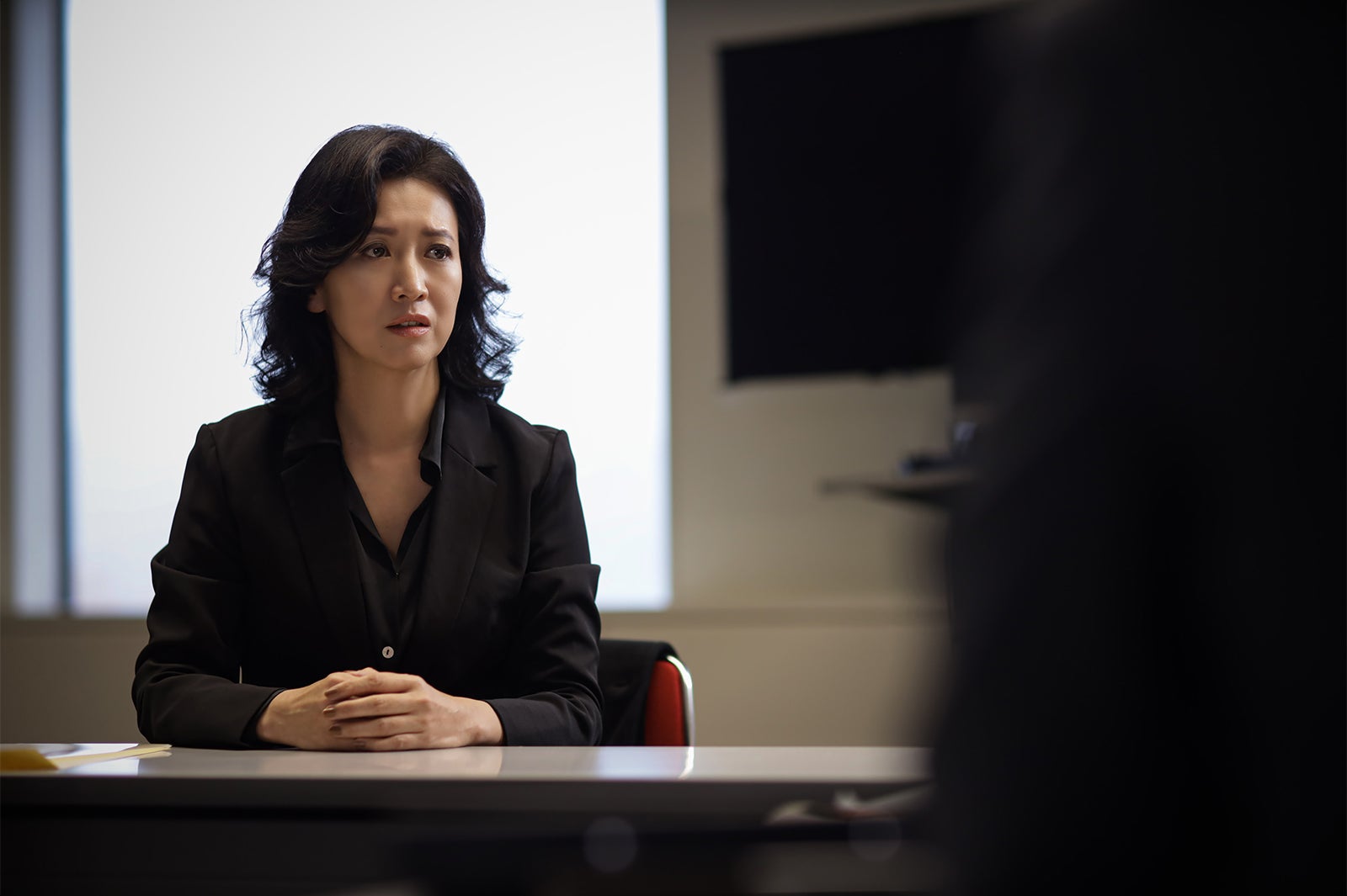 戸田菜穂「君が獣になる前に」第5話より（C）「君が獣になる前に」製作委員会