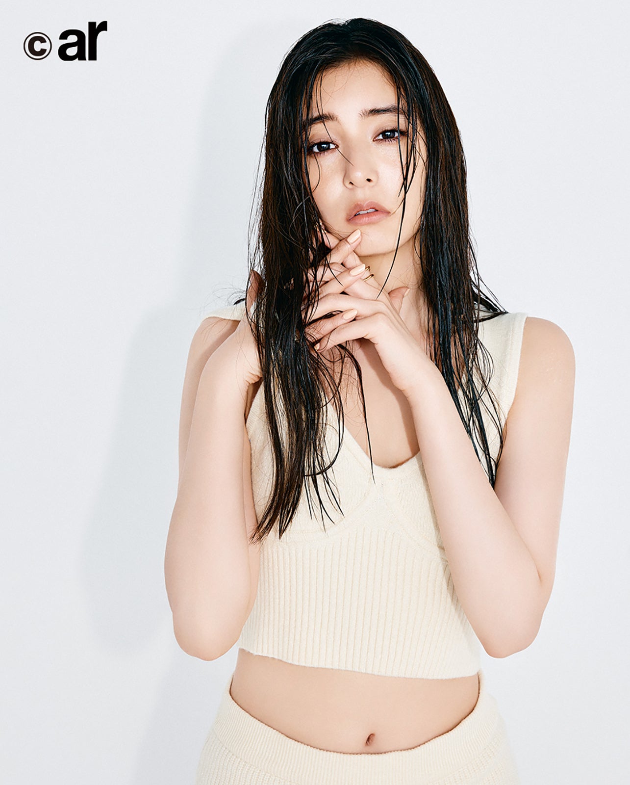 新木優子「ar」表紙で“いい女”の象徴に 濡れ髪で色っぽさ溢れる