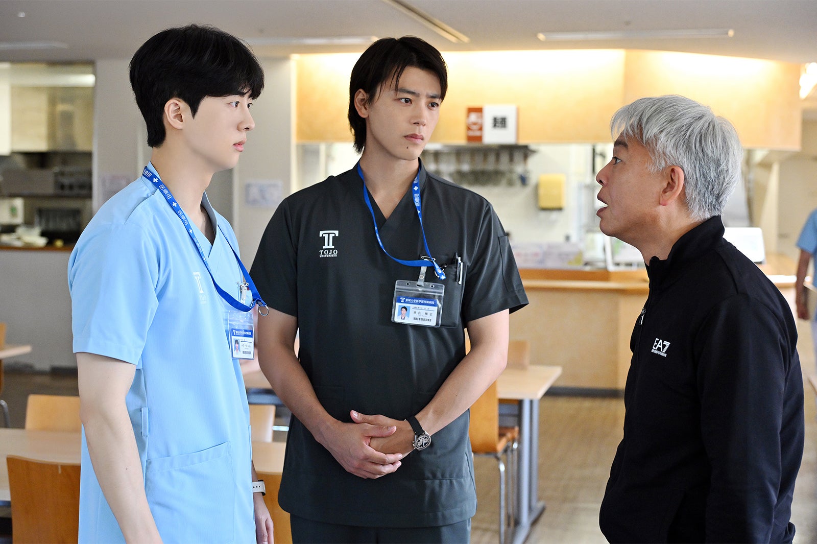 キム・ムジュン、竹内涼真、恵俊彰「ブラックペアン シーズン２」第5話より（C）TBS