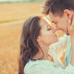 この流れは…!女性が「キスを期待する瞬間」って?