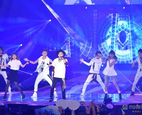 AAA、迫力パフォーマンス&美声響かせ会場の熱気ヒートアップ<GirlsAward 2015 S/S>
