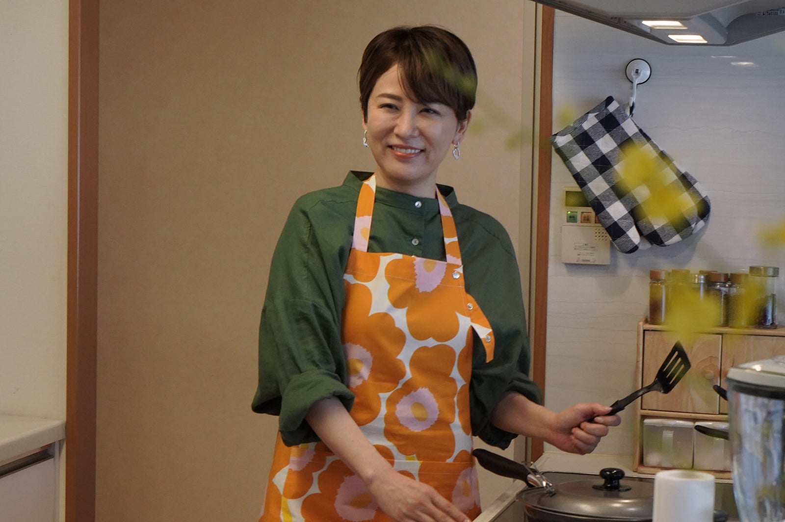 鈴木砂羽「相棒season22」第1話より（C）テレビ朝日