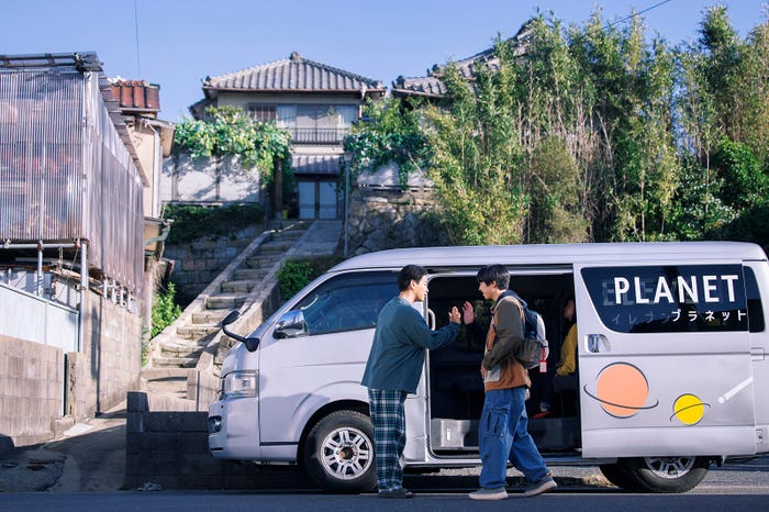 柳楽優弥、坂東龍汰「ライオンの隠れ家」第9話(C)TBS