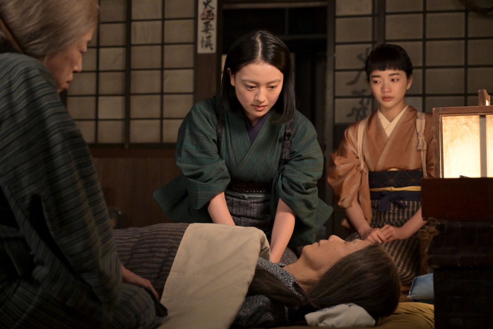 上坂樹里、松金よね子、見上愛「風、薫る」第73話（C）NHK