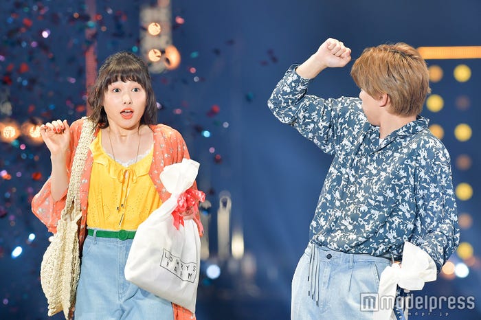 背後の演出にびっくり! (C)モデルプレス