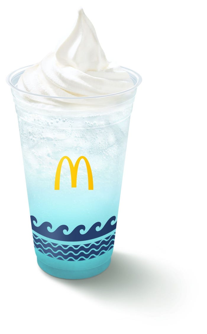 マックフロート(R) なみ色ヨーグルト味/画像提供:日本マクドナルド