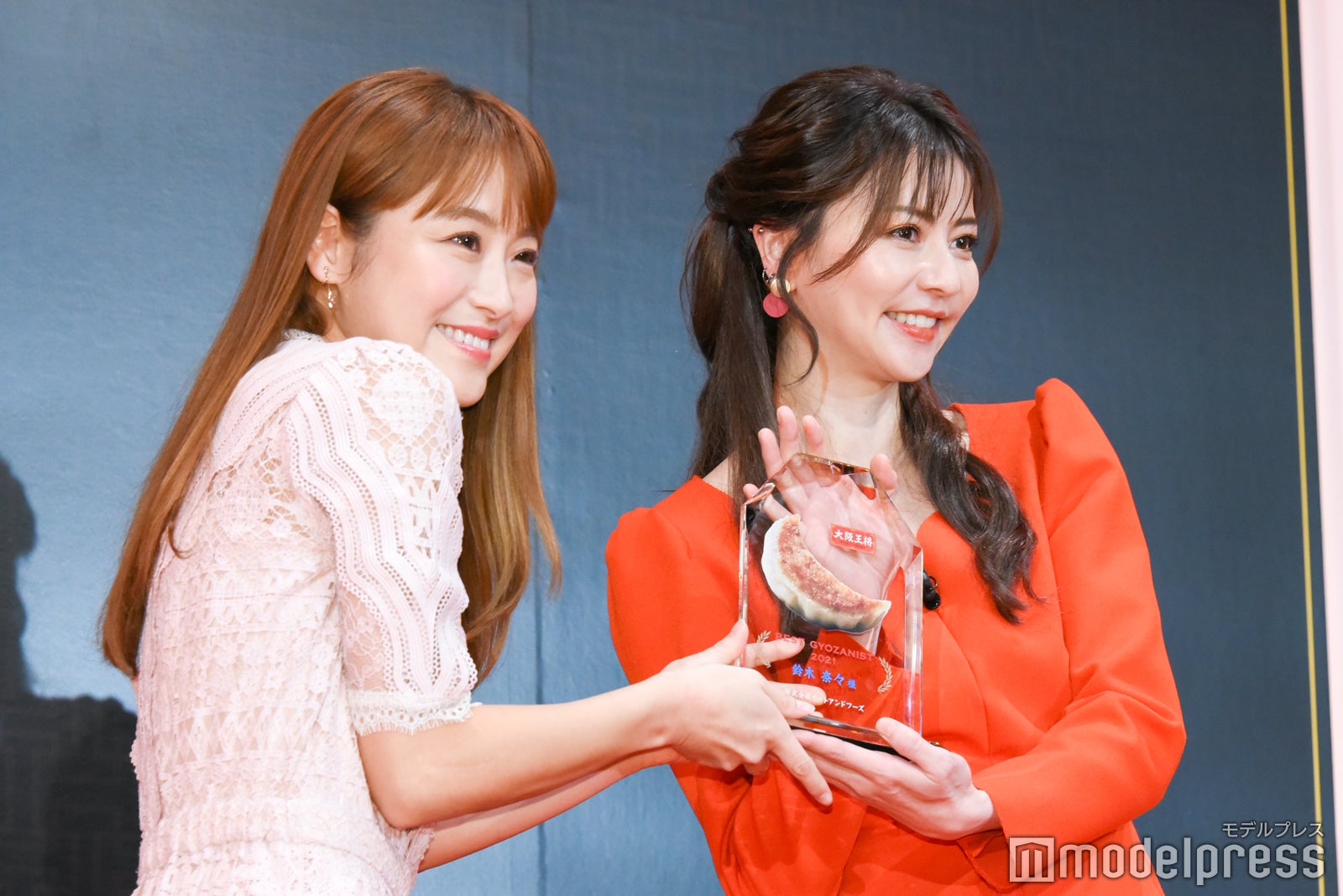 鈴木奈々、香里奈 （C）モデルプレス