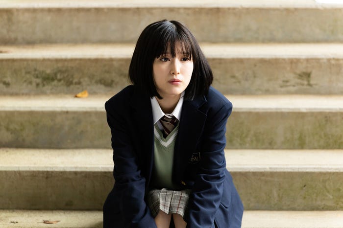 福本莉子(C)ひねくれ渡・アルコ/集英社・テレビ朝日・ジェイ・ストーム