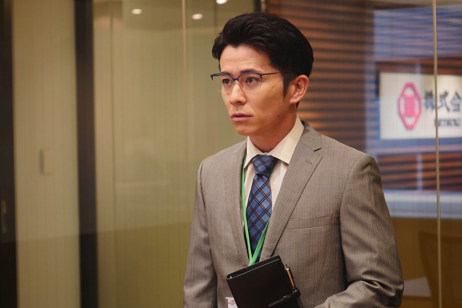 藤森慎吾「ハイエナ」第2話より（C）ドラマ「ハイエナ」製作委員会