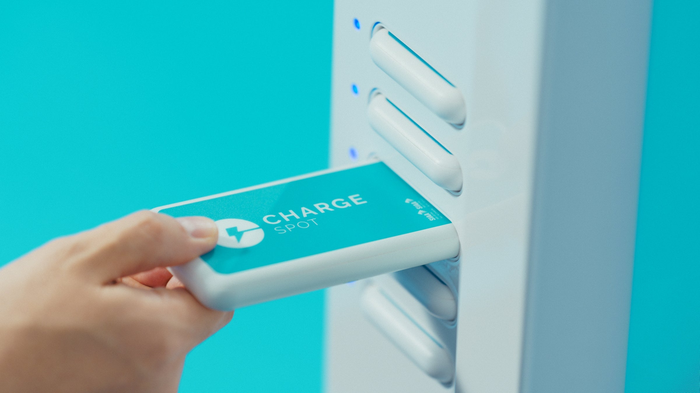 timelesz／新TVCM「充電ない？借りれば良くない？」篇（提供写真）