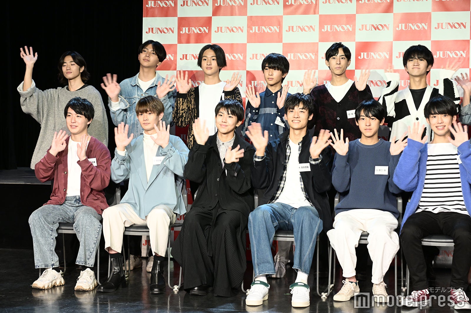 （後列左から）宗像隼司、吉田剛明、和田桜我、土肥晨光、堤亮人、中西瞬祐（前列左から）小畑充輝、榮田惟一郎、高野渉聖、西原悠晟、野口輝、福間悠生（C）モデルプレス