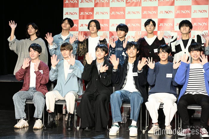 (後列左から)宗像隼司、吉田剛明、和田桜我、土肥晨光、堤亮人、中西瞬祐(前列左から)小畑充輝、榮田惟一郎、高野渉聖、西原悠晟、野口輝、福間悠生(C)モデルプレス