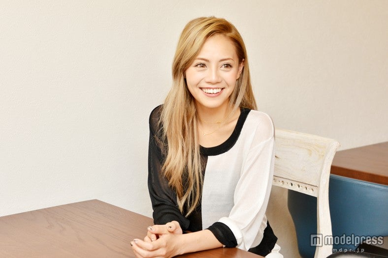モデルプレスのインタビューに応じた廣瀬麻伊