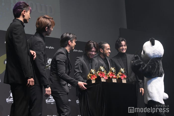 パンダをフォローするAぇ! group(C)モデルプレス