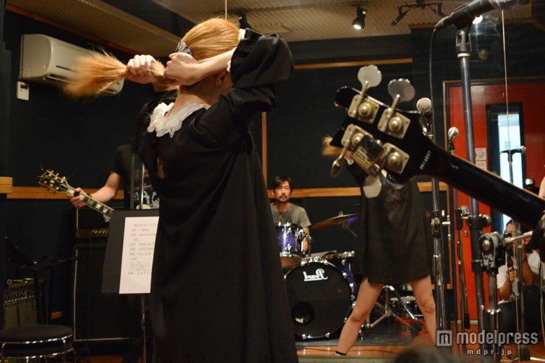 “Milky Bunny”（ミルキーバニー）こと益若つばさ