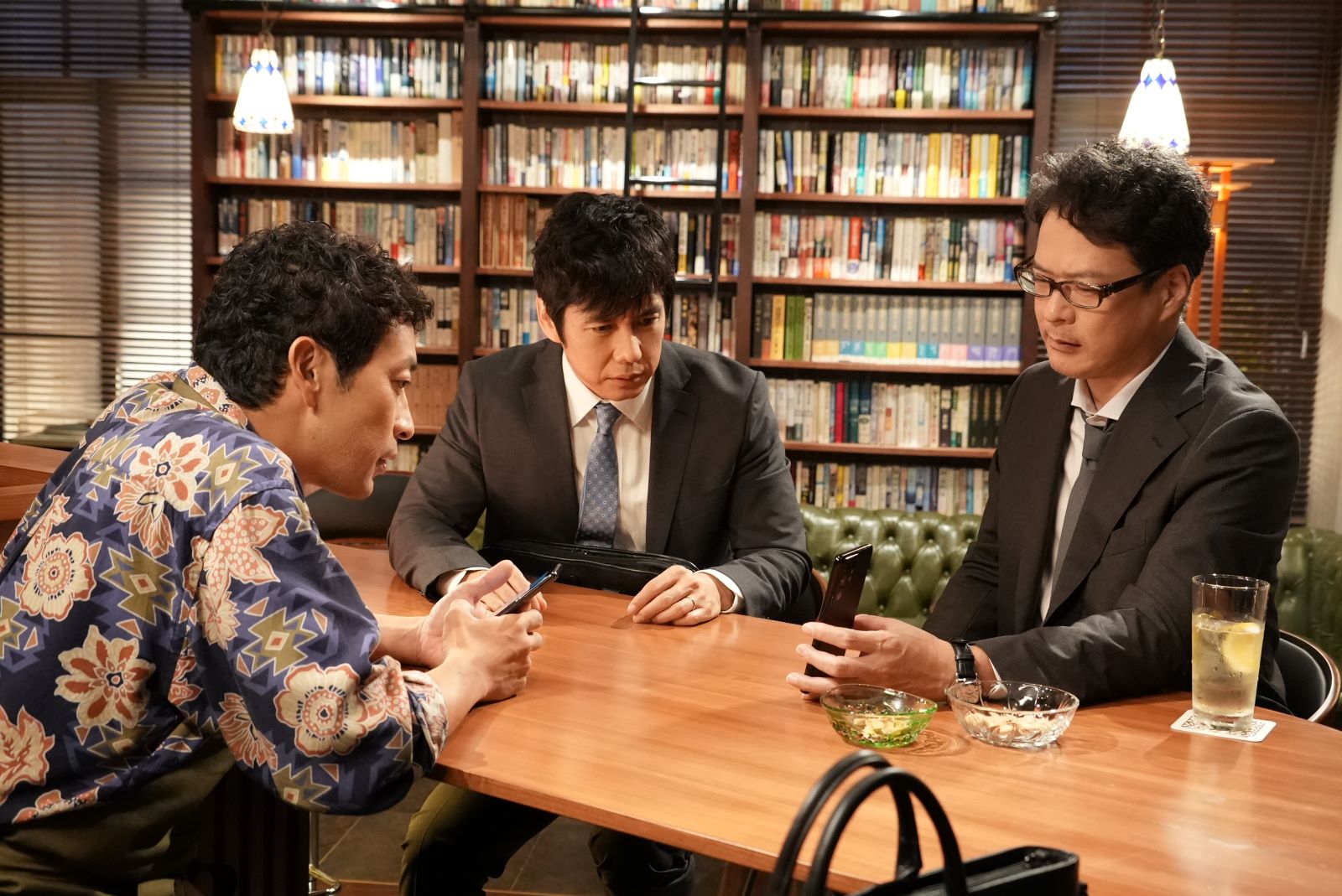 迫田孝也、西島秀俊、田中哲司／「真犯人フラグ」より （C）日本テレビ