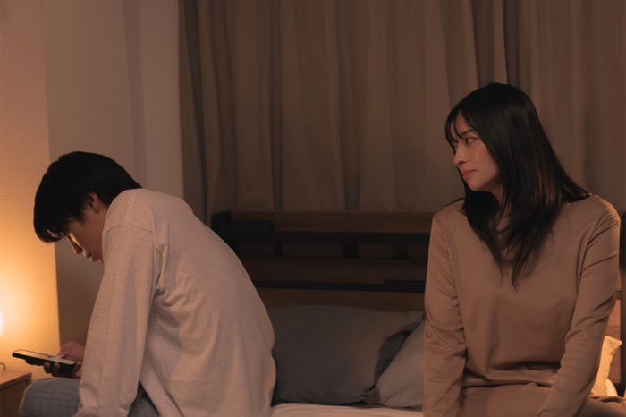 二階堂高嗣、水崎綾女(C)「サレタ側の復讐」製作委員会