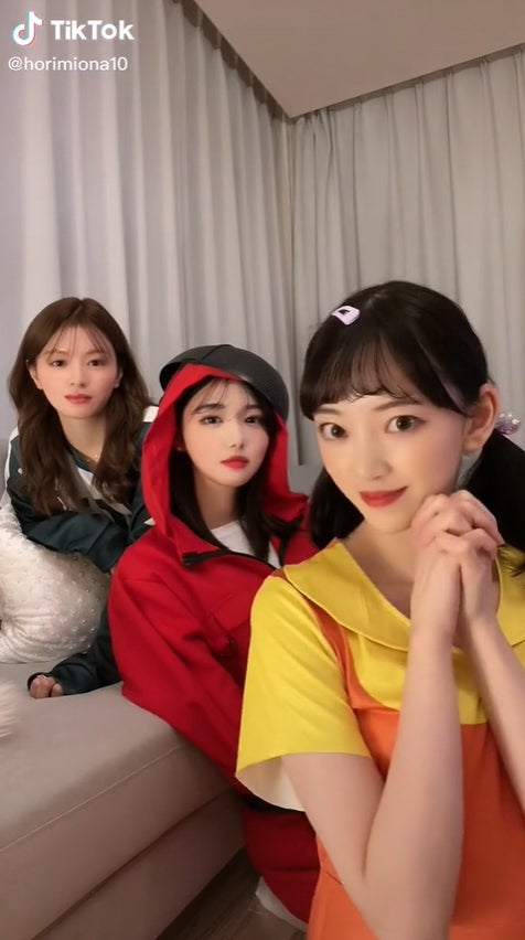 堀未央奈・きぬ・ゆきら“イカゲームコスプレ”に「顔面偏差値高すぎ」と反響