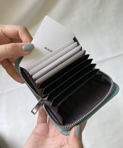 ミニマリストの女性におすすめの財布15選 シンプルで使いやすいデザインを選ぼう モデルプレス