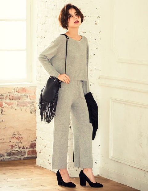 ニットドルマントップス「Re:EDIT by GALSTAR」2,498円（税込）／画像提供：Re:EDIT by GALSTAR