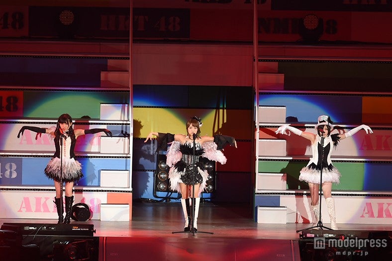 リクエストアワー前半戦を開催したAKB48（C）AKS