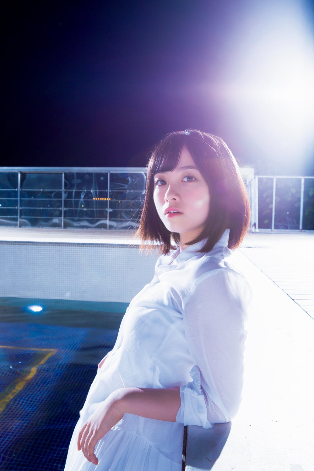 橋本環奈がクールに魅せる　大人びた表情にドキッ