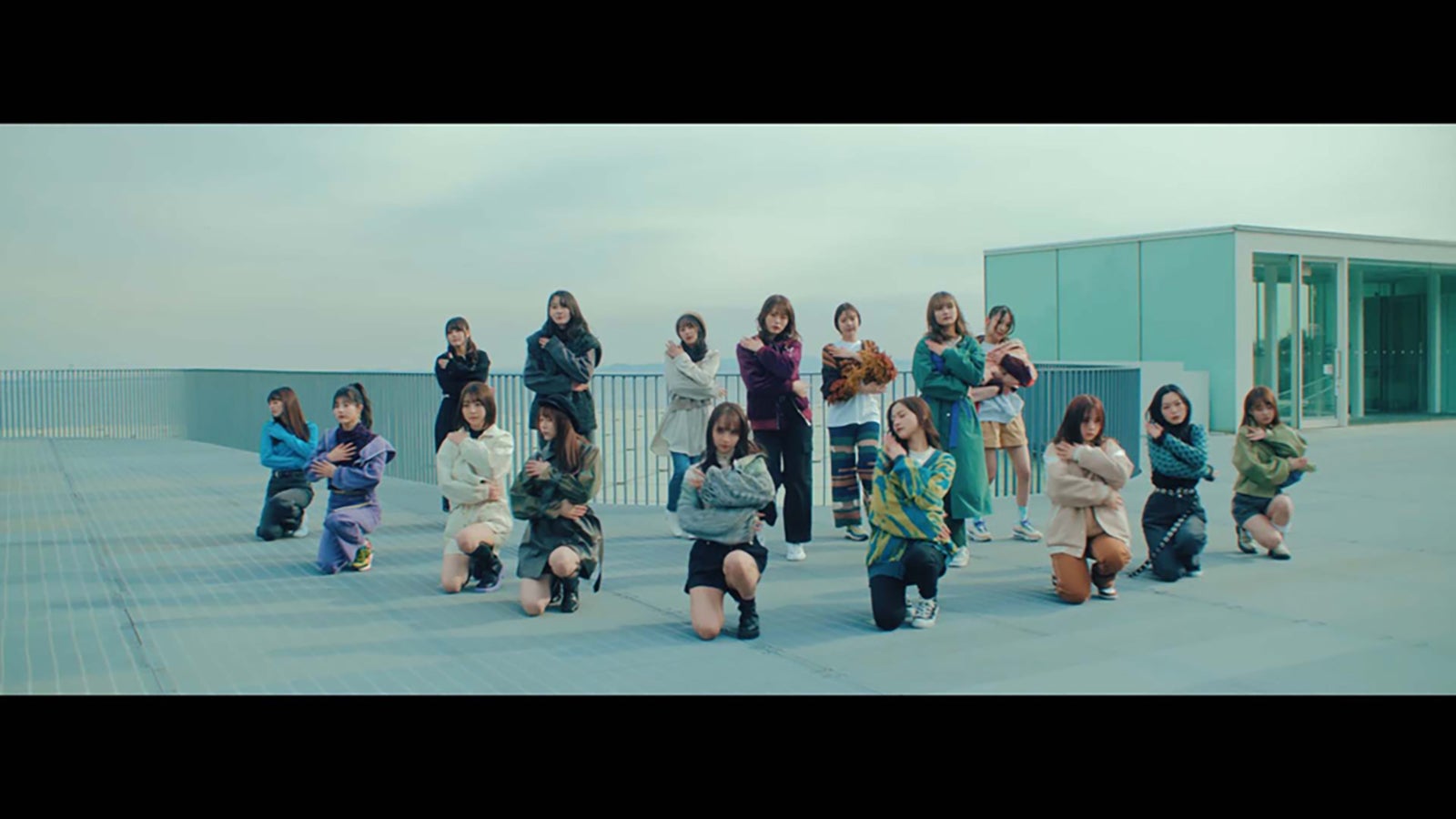 乃木坂46／「届かなくたって…」Music Videoより（提供写真）