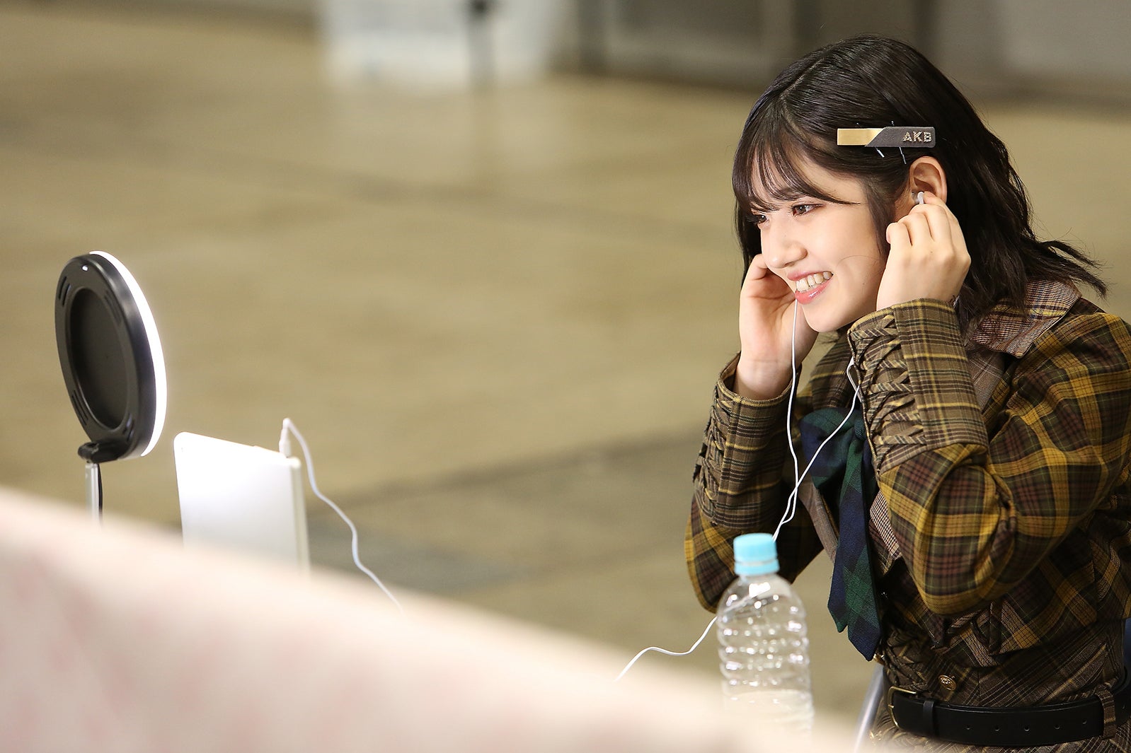 AKB48／お話し会の様子（C）AKB48