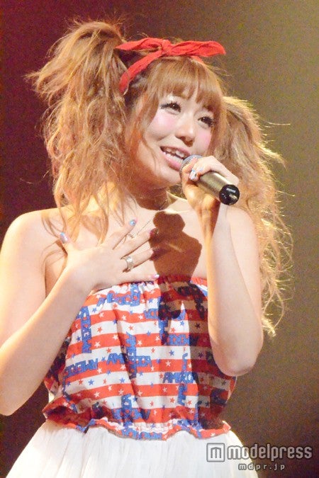 「Campus Summit 2013」でライブパフォーマンスを行ったあいにゃん