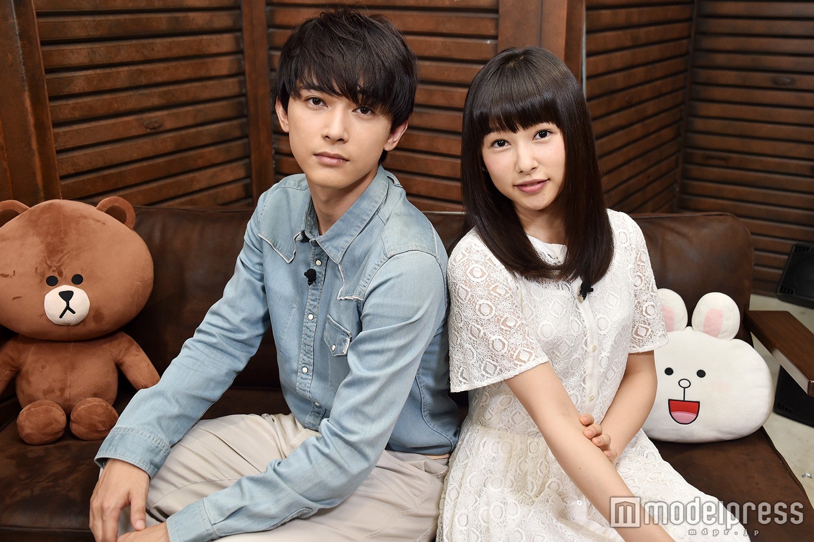 生配信を行った（左から）吉沢亮、桜井日奈子 （C）モデルプレス