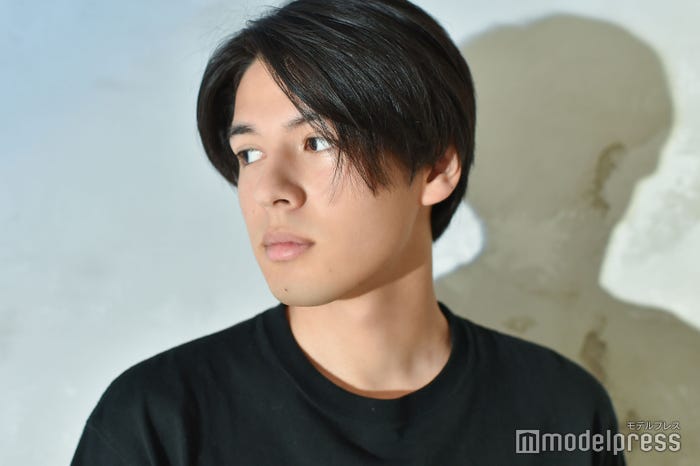 青山ウィリアム(C)モデルプレス