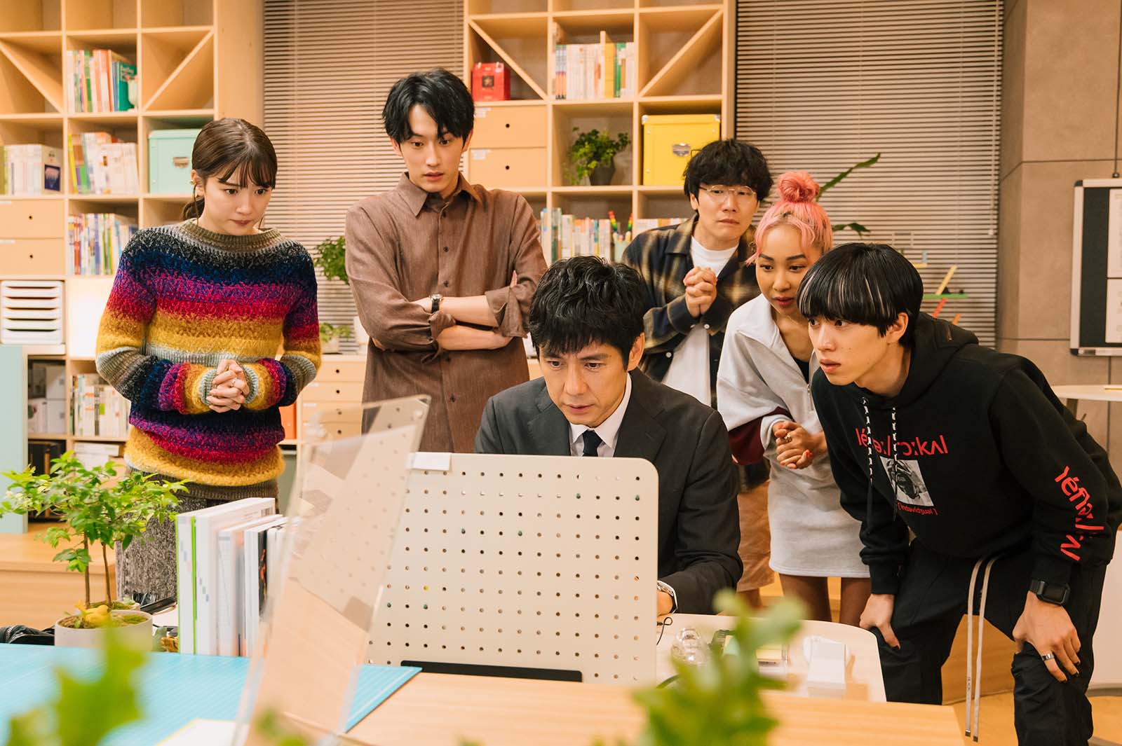 （左から）永野芽郁、杉野遥亮、西島秀俊、前原滉、青山テルマ、坂東龍汰／「ユニコーンに乗って」最終話より（C）TBSスパークル／TBS　撮影：加藤春日